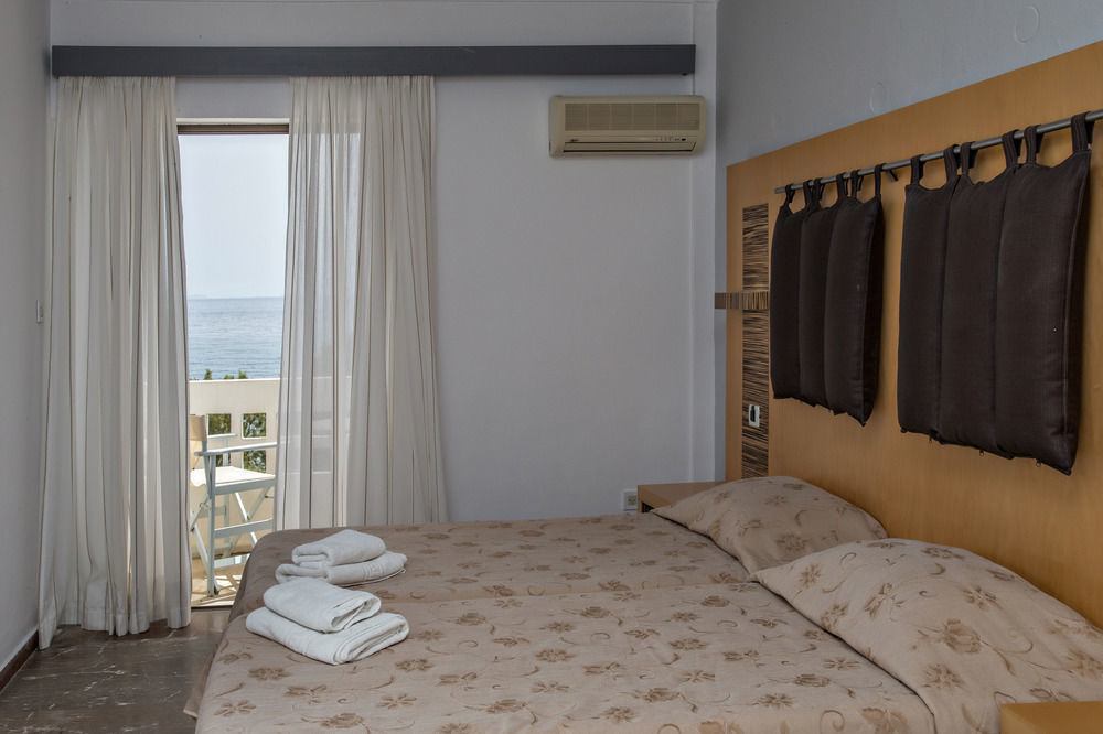 Aeolos Bay Hotel Tínos Exteriör bild