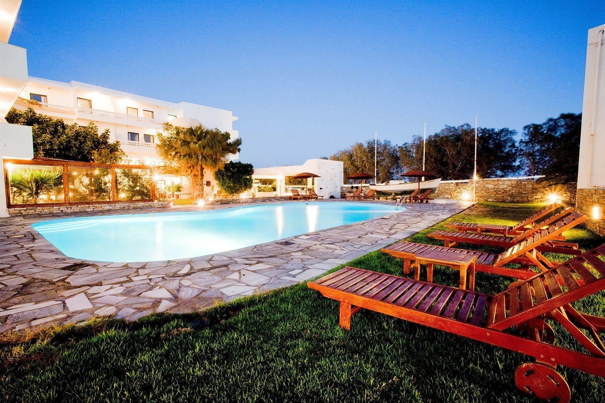 Aeolos Bay Hotel Tínos Exteriör bild